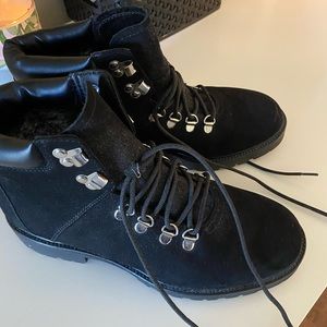 Vagabond black boots